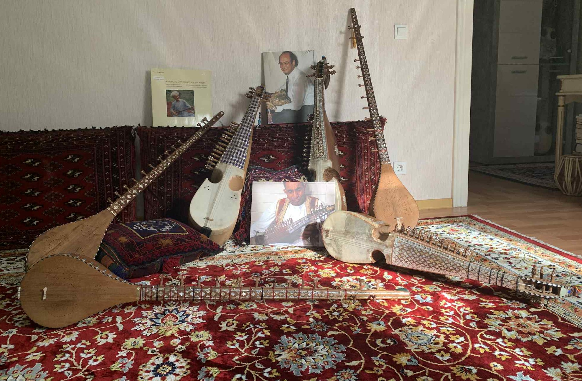 Afghan Rubab und Herati Dutar – Traditionelle Instrumente der Attaie Music Foundation
